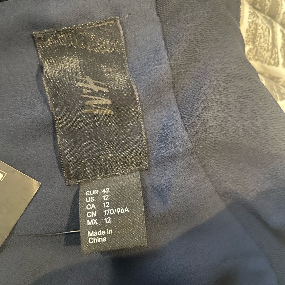 NWT H&M navy jumpsuit with open back size 12 - Picture 9 of 13